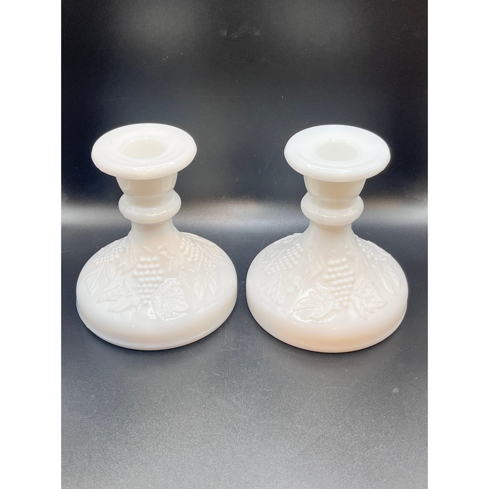 Vtg LE Smith Milk Glass Candlestick Holders Grape Leafโ Embossed Set of 2 4.5"